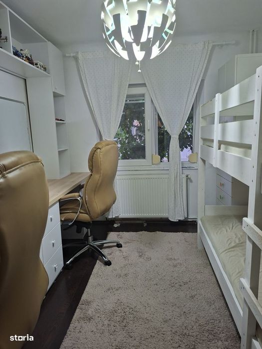 Apartament 3 camere, Rovine
