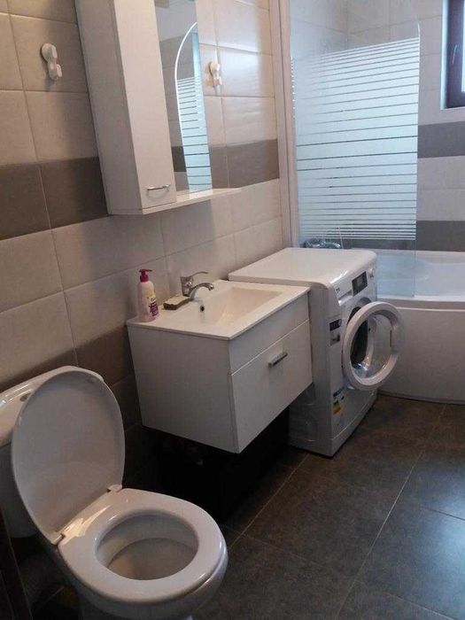 Proprietar - 2 camere decomandat, cu loc de parcare inclus