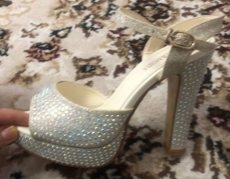 Аёллар туфли каблукли