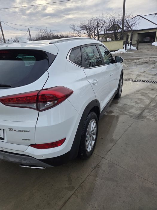 Hyundai Tucson 2.0 diesel,automat,4x4