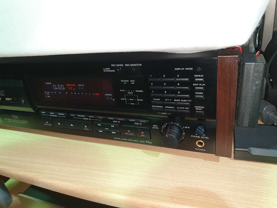 Sony Digital Audio Tape DTC - 77ES
