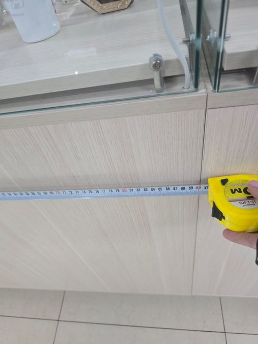 Продам витрины с подстветкой