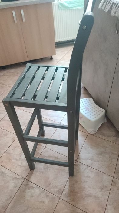 Vând scaune bar lemn masiv