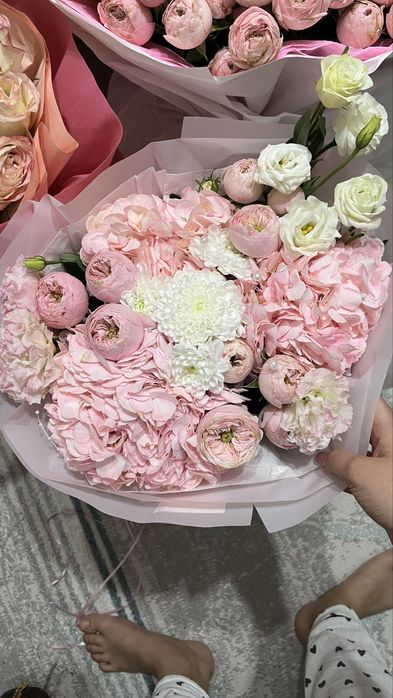 свежие цветы,огромные