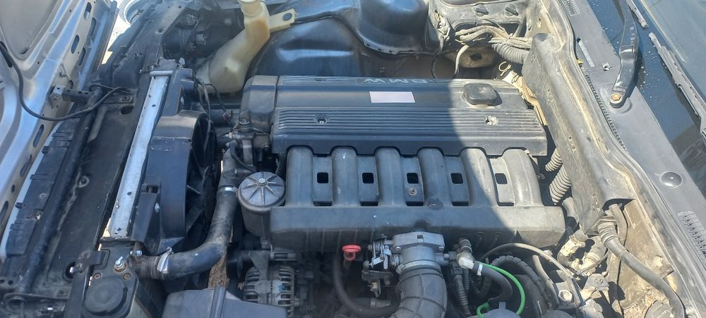 Bmw e34 525 sotiladi