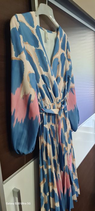 Ефирна рокля плисе