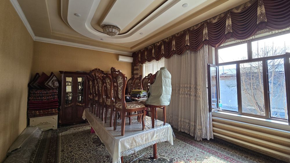 Nazarbek pochtada 3 sotixli uy sotiladi arintir non zavod