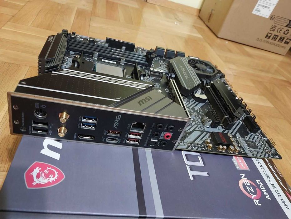 MSI X570 Tomahawk Wi-Fi
