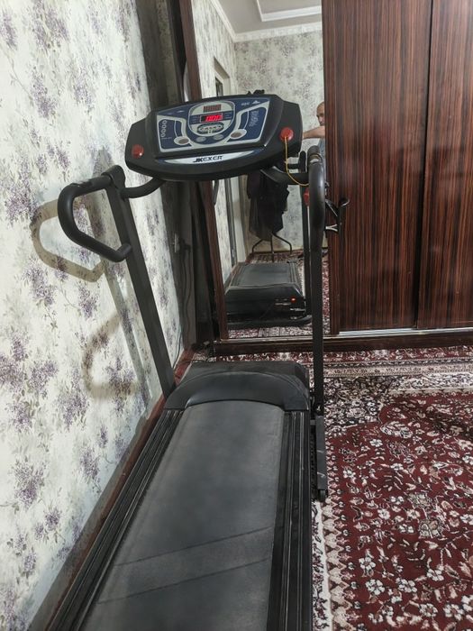 Продаётся беговая дорожка на хорошем состоянии