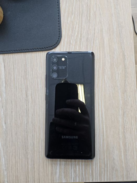 Смартфон Galaxy s10 lite