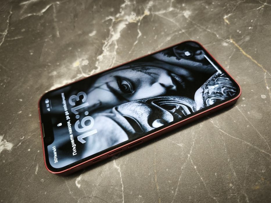 IPhone 13 red 128gb