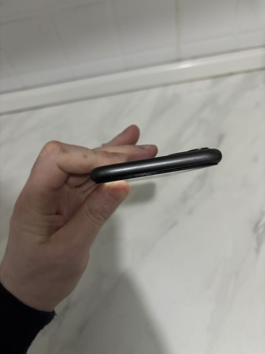 Айфон 11 / 64 гб Iphone 11