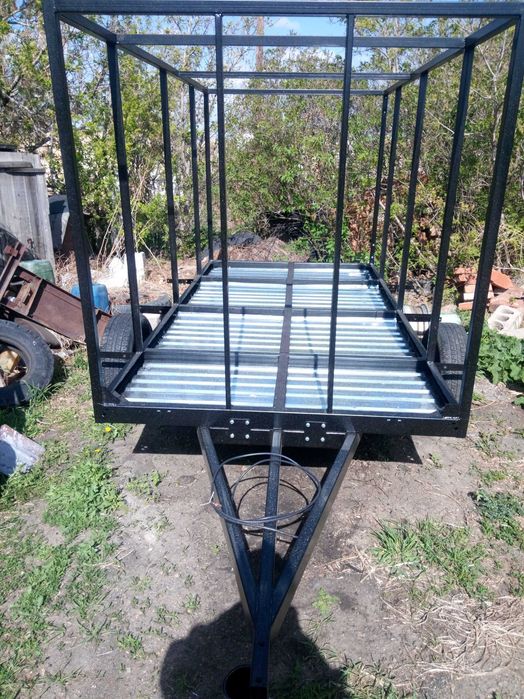 Продам легковой  прицеп коневоз!!