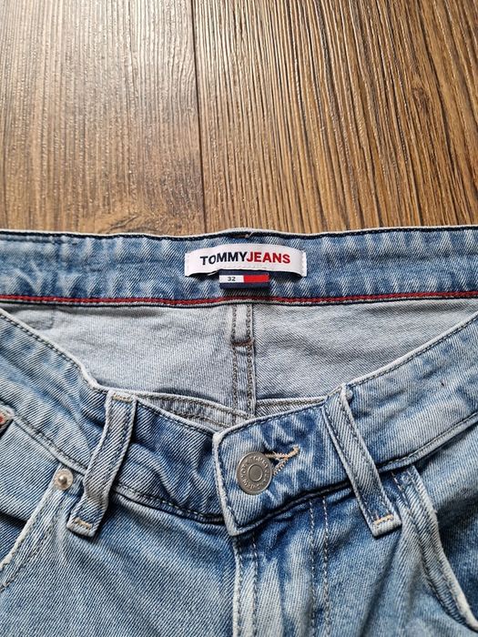 Страхотни мъжки къси дънки TOMMY
HILFIGER, размер ЗЗ , без забележки к