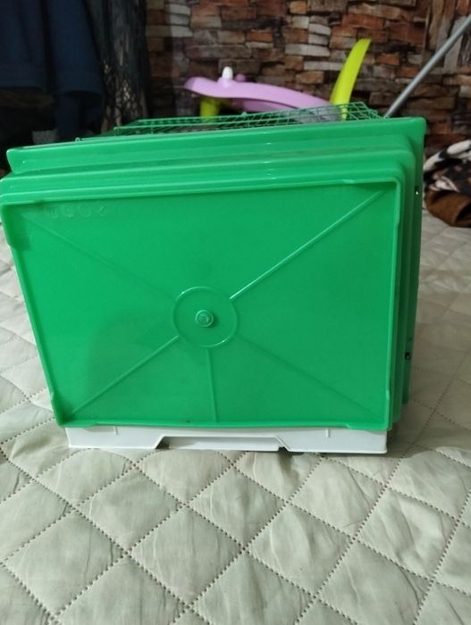 Vând colivie papagali