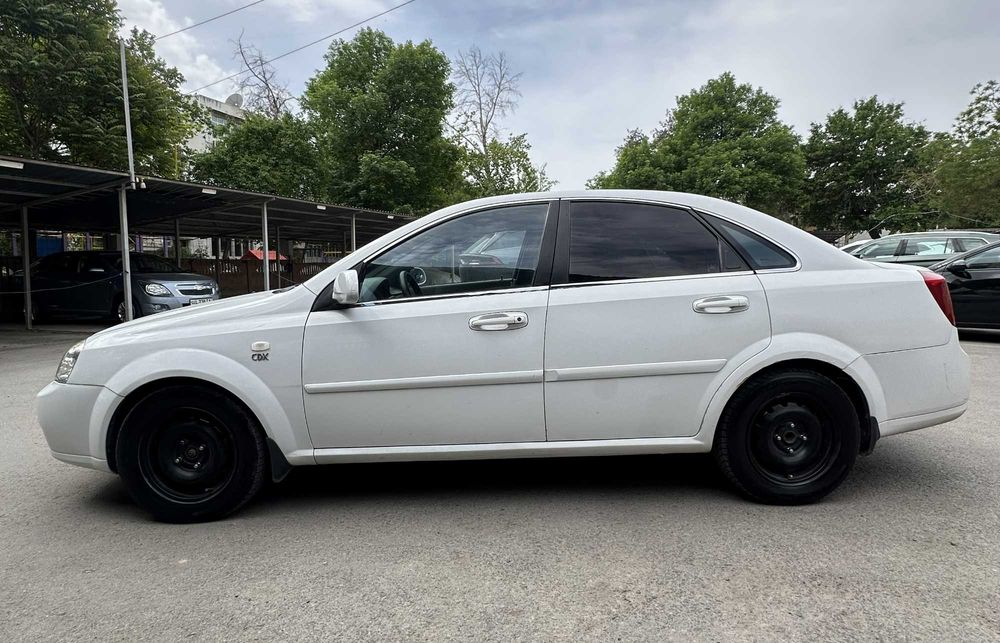 Lacetti 1.8 Avtomat, Full (suyegi butun, kraska, chaqa-chuqasi bor)