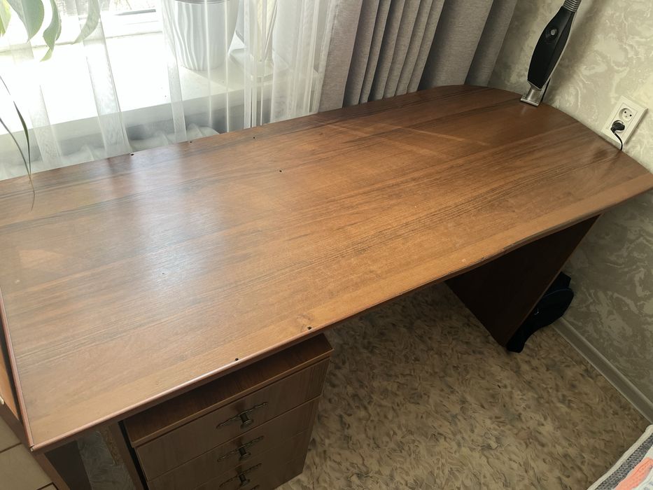 Учебный/рабочий стол