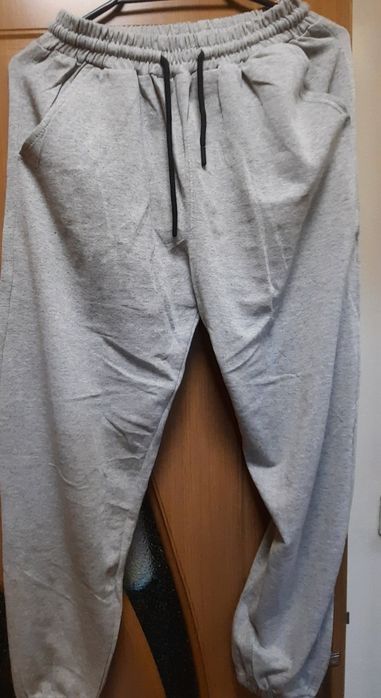 Pantaloni dama noi