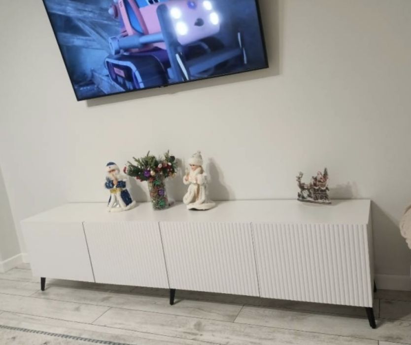 тумбо под телевизор хороший