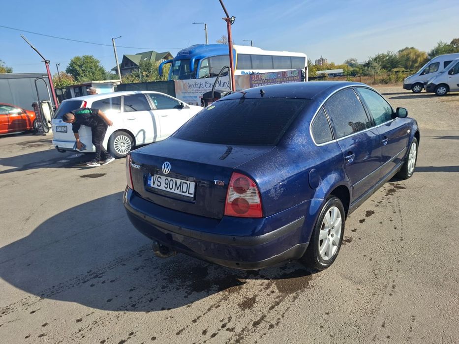 Volkswagen Passat diesel, 2.156 € — imagine 1