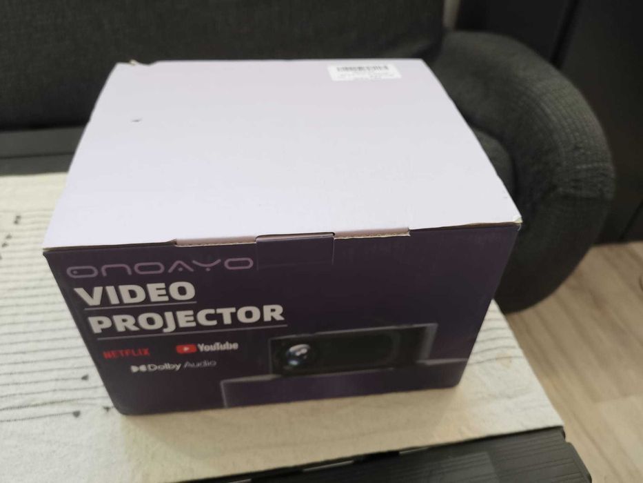 Proiector ONO3 Pro 4K, HDR, nou-nout, SIGILAT. Auto-focus, Smart TV OS, WiFi 6, compatibil cu Netflix, Prime Video, YouTube, Apple TV, Disney+