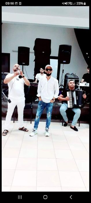 Formație pentru evenimente nunti botezuri sau dj pentru detalii sunatima mulțumesc