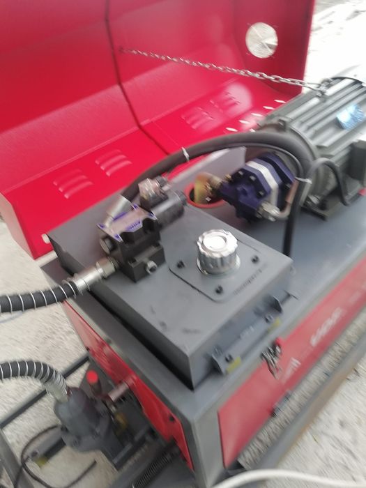 Masina de indreptat fier beton la colac UDF 5 -14A