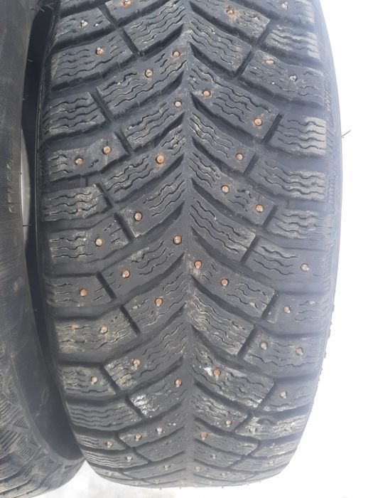 Продам шины. 215/60/17 мишелин.