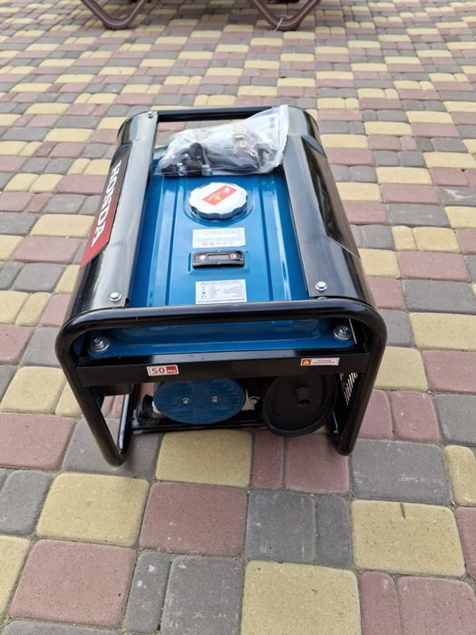 Бензиновый генератор SPG 2700