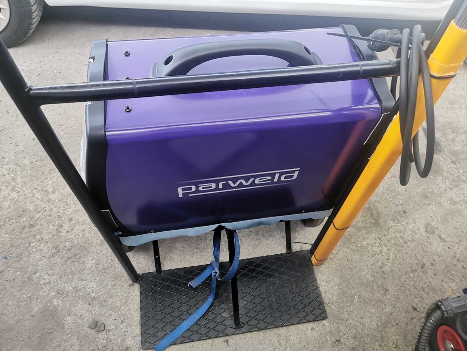 PARWELD XTM 221DI 5 IN 1 AC-DC Зaваръчен апарат tig mig plasma mma