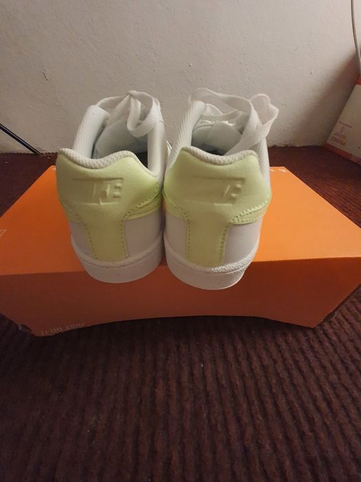 Adidași Nike Albi – NOI în Cutie  – Livrare din Italia