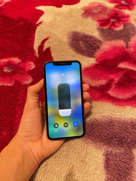 Продам срочно iPhone X 64GB