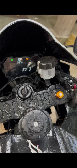 Yamaha R7 2024.