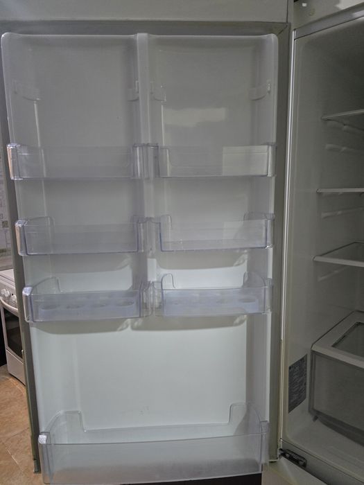 Срочно продам холодильник 50000