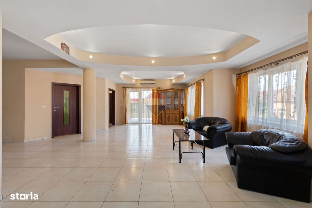 Apartament de inchiriat, 3 camere in zona Intim loc de parcare inclus — fotografia 1
