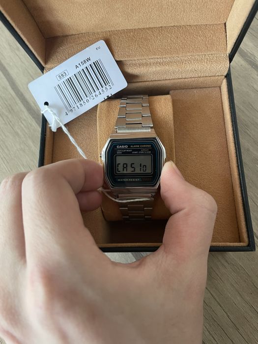 Casio часы  новые