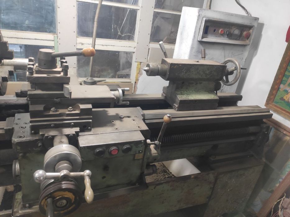 Токарный станок модель 1д95