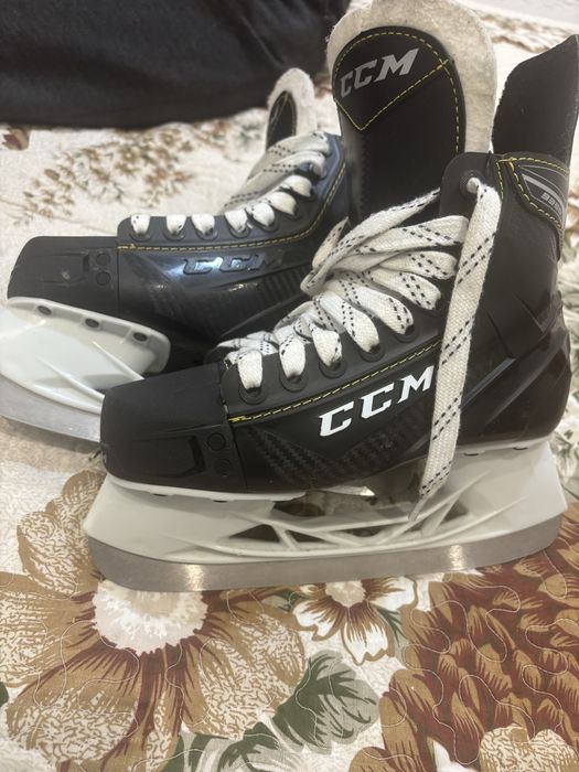 Продам коньки, шлем,  щитки б/у