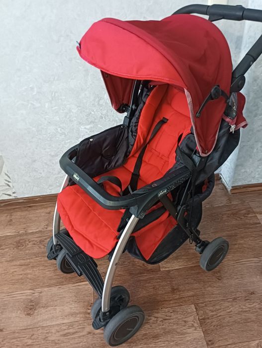 Коляска Chicco прогулочная