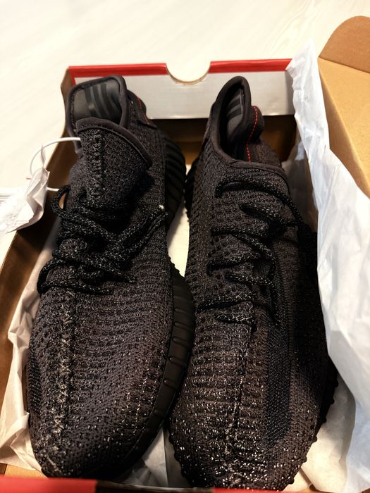 Чисто нови Yeezy 350 v2 REFLECTIVE