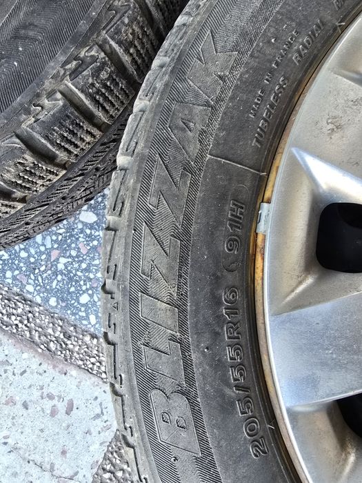 Vand 4 anvelope de IARNĂ, Bridgestone Blizzak 205/55/R16