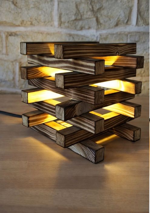 Изготовление рамок, светильников, люстр и бра.