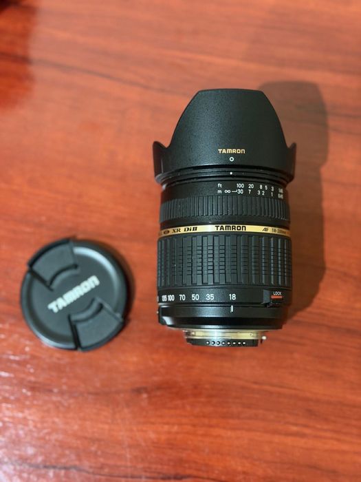 Nikon d90 cu obiectiv tamron 18-200 f4,5/6,3