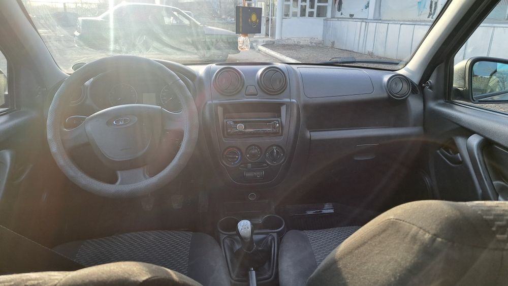 Лада Гранта продам 2017