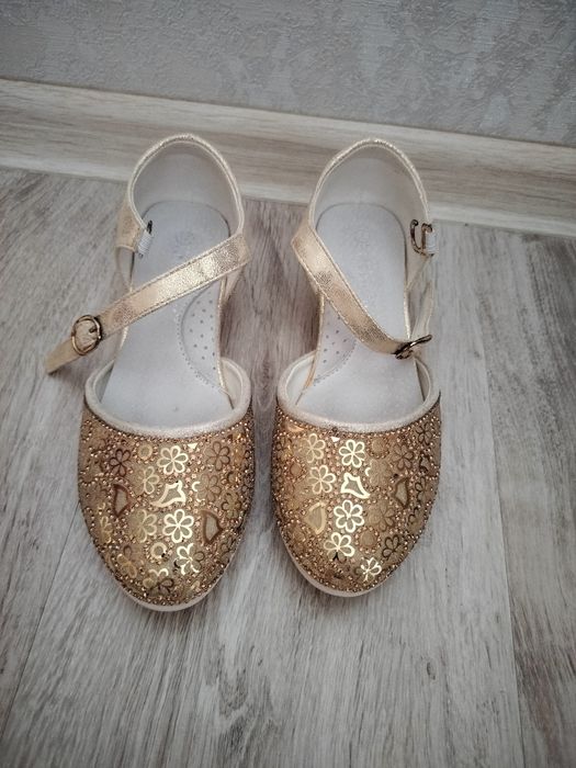 Продам на девочку