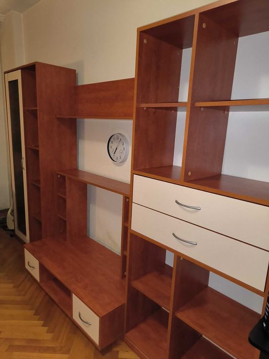 Продавам секция за детска стая или всекидневна.