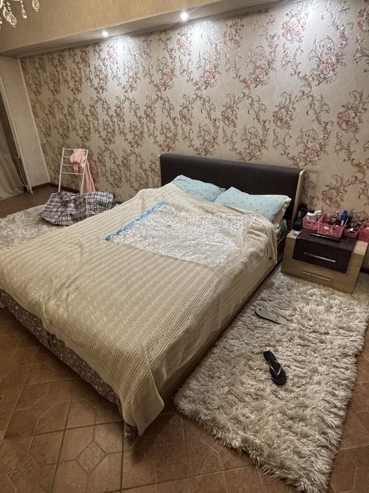 Мебель (Шкафы, тумбочки, кровать)