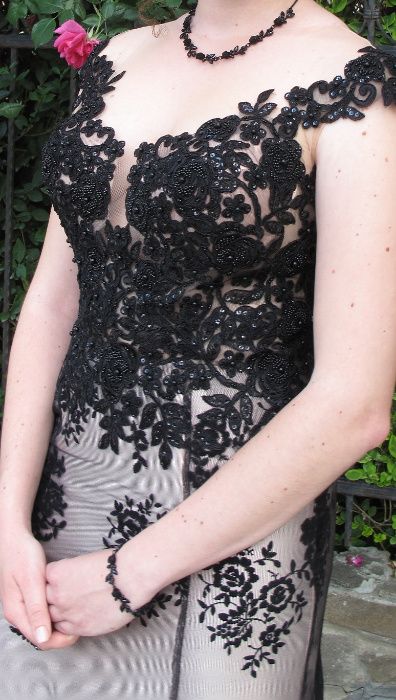 Абитуриентска рокля