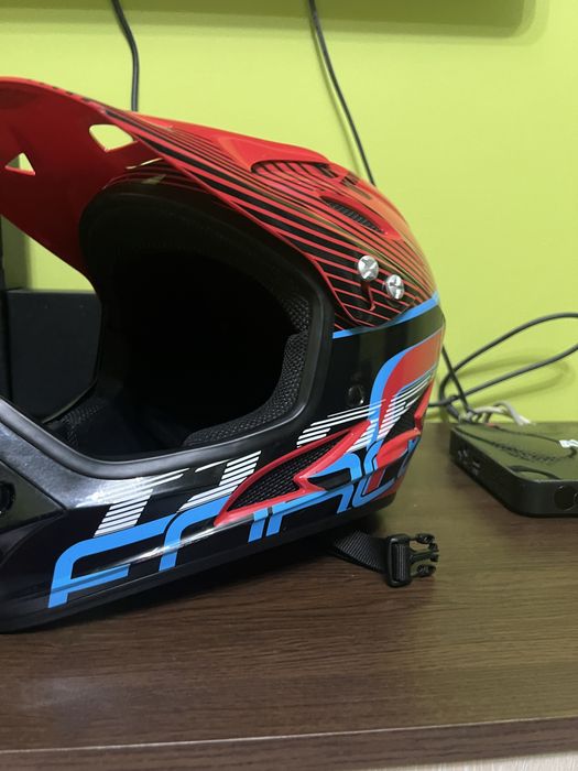 Продавам каска форс без забележки по нея