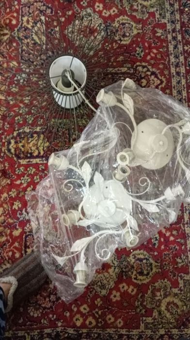 Полюлей и плафони , лампи за стена